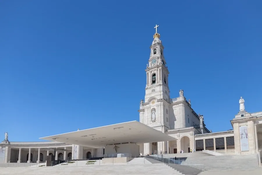sanctuary-fatima-portugal-fatima-and-tomar-tour