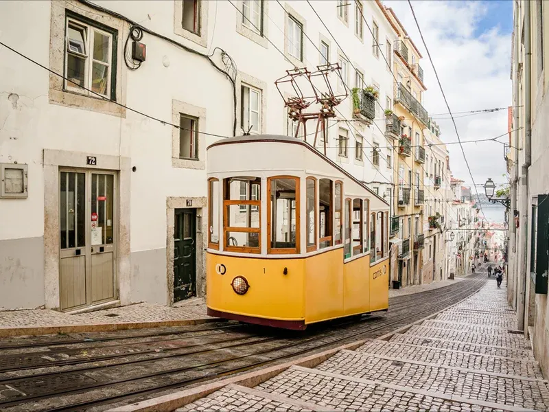 Lisbon tram, downtown historic center - private tour